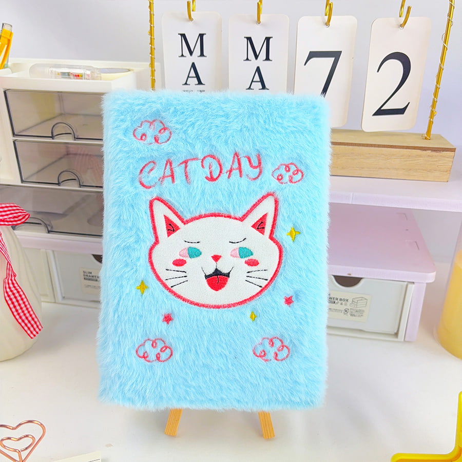 Onko A5-kokoinen söpö Cat Day Diary -pehmomuistikirja lohdullisin kirjoituskumppani päivittäiseen pohdiskeluun ja luovaan vangitsemiseen?